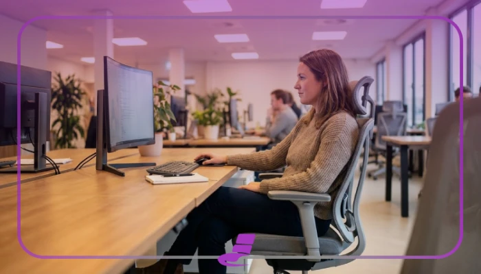 افزایش تمرکز و بهره‌وری کارمند با صندلی اداری مناسب